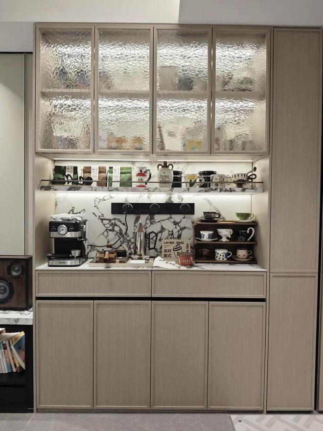 地中心望云售楼处电话：顶奢生活之选电子pg十一月百度热搜 @中环置(图8)