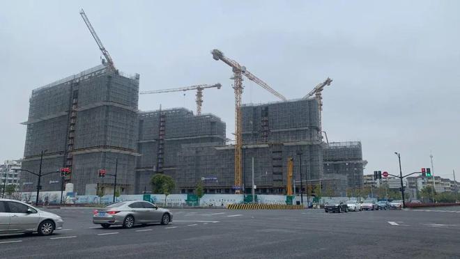 地中心望云售楼处电话：顶奢生活之选电子pg十一月百度热搜 @中环置(图18)